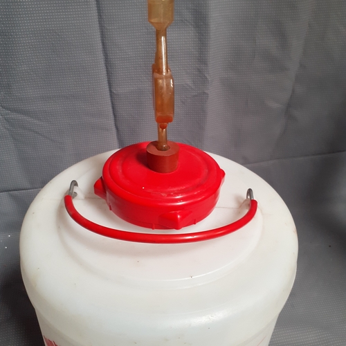 115 - Hambleton Bard 5 gallon wine fermenting barrel. Good condition