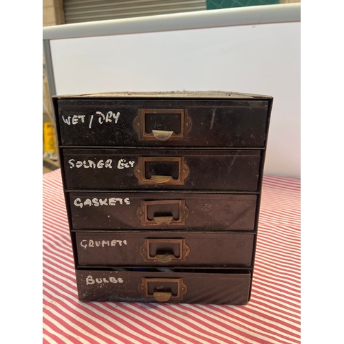 60 - 5 drawer metal set of small drawers with brass handles - Hx25cm, Dx35