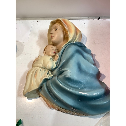 191 - Wall ceramic Mary & child