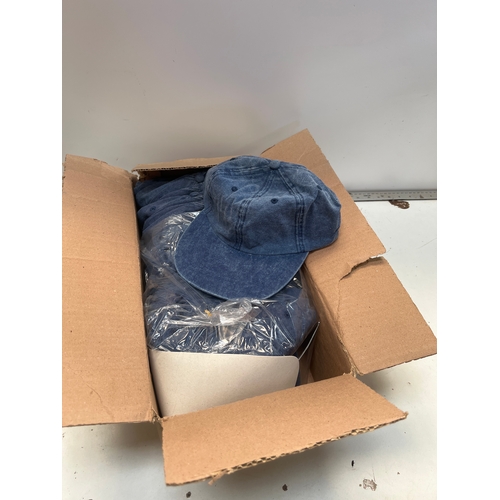 170 - 24x brand new blue caps