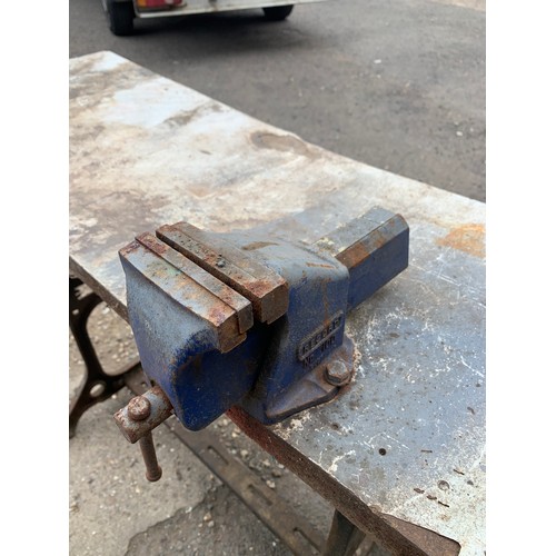 130A - Workbench on substantial metal frame, affixed with Record No100 Vice