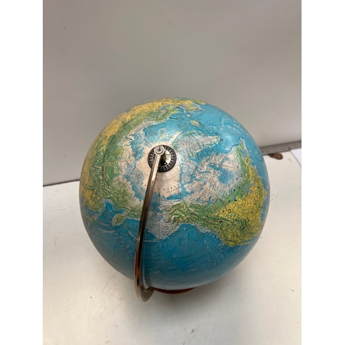 74 - George Philip & Son LTD 1971 scan-globe - Copenhagen made - teak base