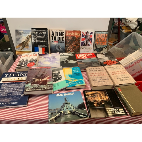 146 - Large quantity of military books inc Britain at War, Spitfire, the Collapse of the Third Republic, W... 