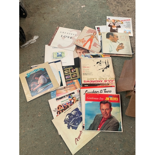 171 - Quantity of vinyl records inc Modern Talking, chart hits, Jim Reeves, Finlandia etc