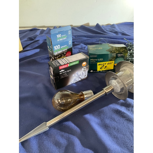 114 - Selection of solar powered and battery operated outside lights etc