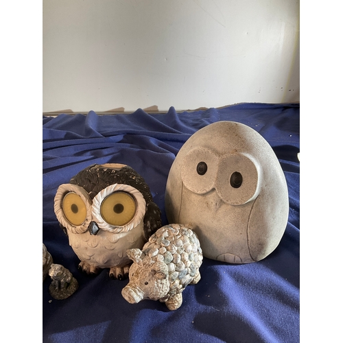 115 - Garden ornaments and solar powered owls etc