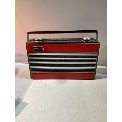 160 - Robert radio retro style
