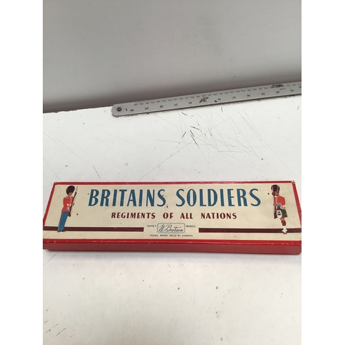 95 - Rare 1940's Britains British Army Gun Team set boxed