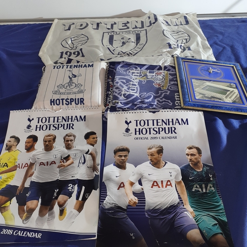 66A - Tottenham Hotspur lot. Includes Flag from 1991 cup, clock and single quilt cover set, 2018 & 2019 ca... 