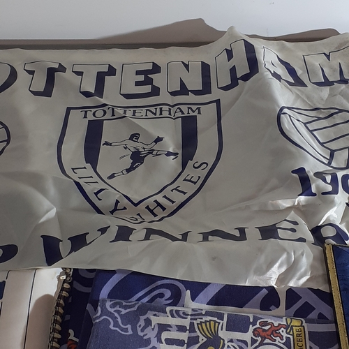 66A - Tottenham Hotspur lot. Includes Flag from 1991 cup, clock and single quilt cover set, 2018 & 2019 ca... 