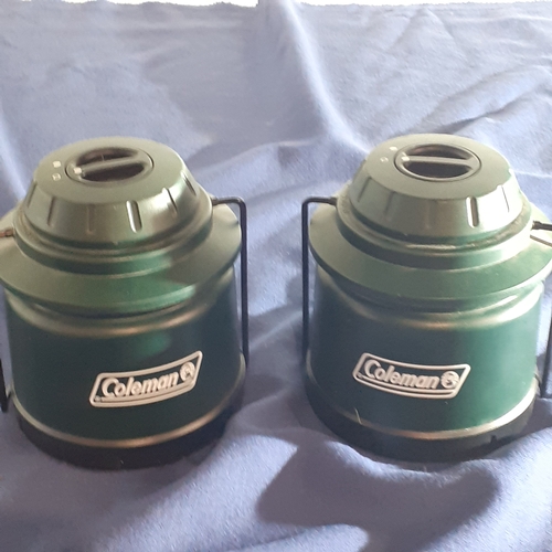 53A - 2 x Colemans retractable lamps. 5315 series. Working in excellent condition