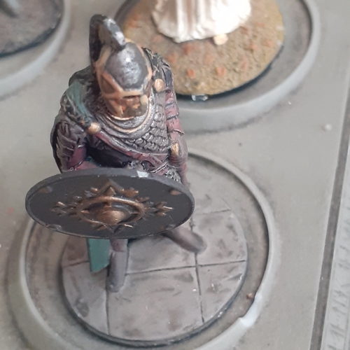 31 - Lord of the Rings pewter figurine collection. On display stand. Good condition just dusty from stora... 