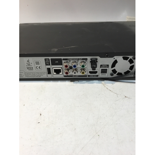 7 - JVC HR-S7500EK Video Recorder and Samsung BD-P1620 Blu-Ray player - untested