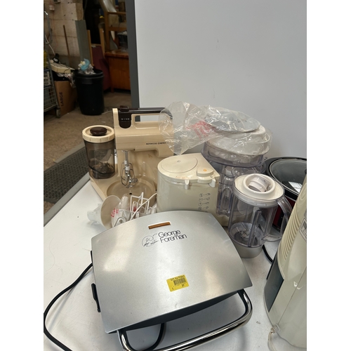 Mixed kitchen lot inc toasters, George Foreman grill, kenwood chefette ...