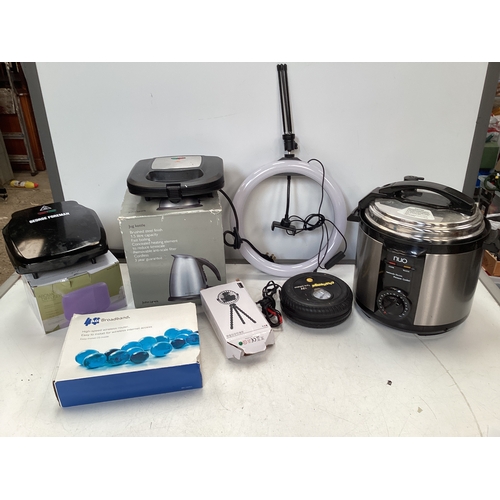 Mixed lot inc kettle, grill, aroma diffuser, wireless router, fanl tyre ...