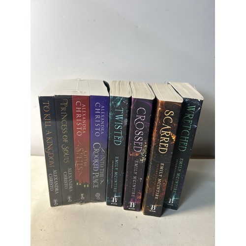 220 - Collection of books - mostly new - inc Jason Bourne, Folk of the Air trilogy, Tom Clancy and James P... 