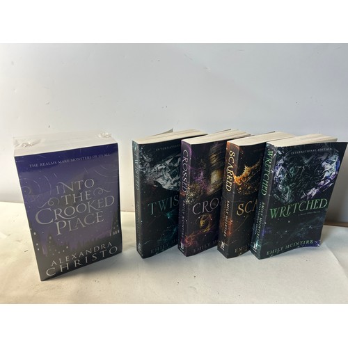 220 - Collection of books - mostly new - inc Jason Bourne, Folk of the Air trilogy, Tom Clancy and James P... 