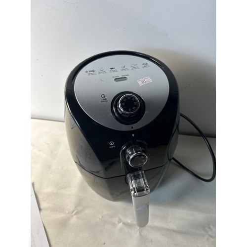 212 - Air fryer in clean condition