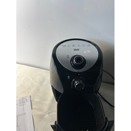 212 - Air fryer in clean condition