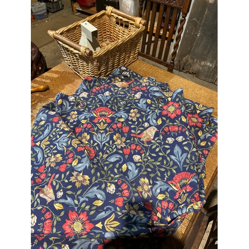 224 - Set of floral ringlet curtains - approx /2m drop, 4m width