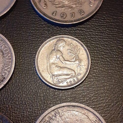 311A - Silver and other collectible coins to include 1906 Krone (eb), 1923 2 Franc coin, 1945 2 Francs and ... 