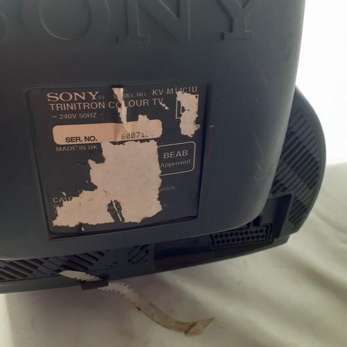 11 - Sony Triniton retro gaming CRT t.v. Model KV-M14C1U