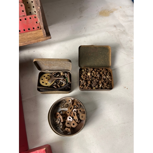 182 - A very old collection of vintage Meccano with a Meccano accessory outfit