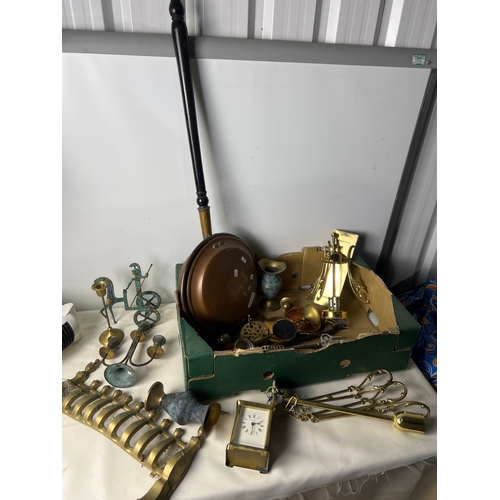 199 - Copper & brass lot inc candle holders, copper bed pan, brass letter frame and more