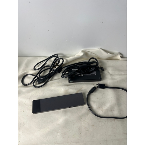 234 - HP slim laptop docking station - elite thunderbolt 3 dock - 841840-002 - with cables
