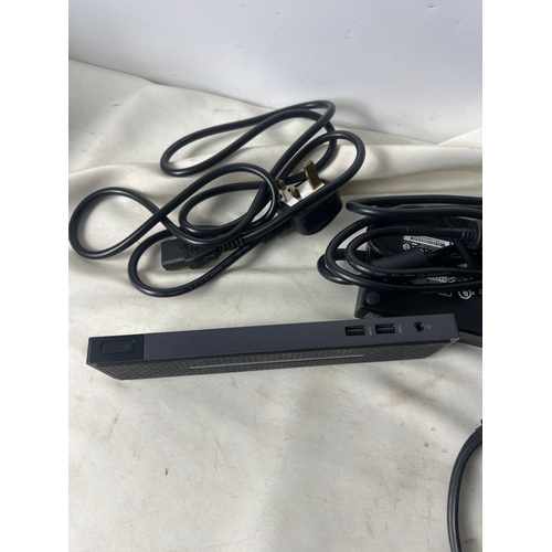 234 - HP slim laptop docking station - elite thunderbolt 3 dock - 841840-002 - with cables