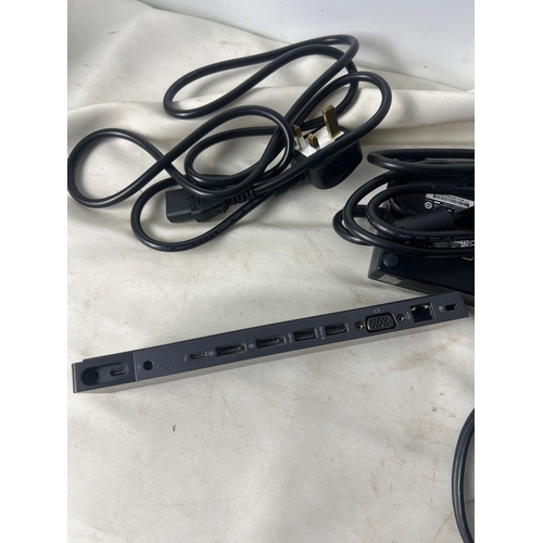 234 - HP slim laptop docking station - elite thunderbolt 3 dock - 841840-002 - with cables