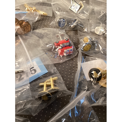 242 - Various designs of cuff links