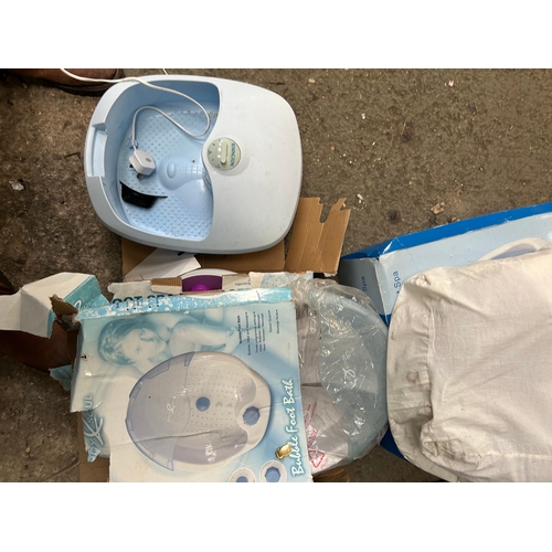 255 - Selection of foot spas