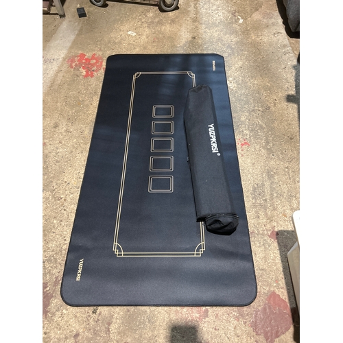 86 - Roll up table poker mat with carry case