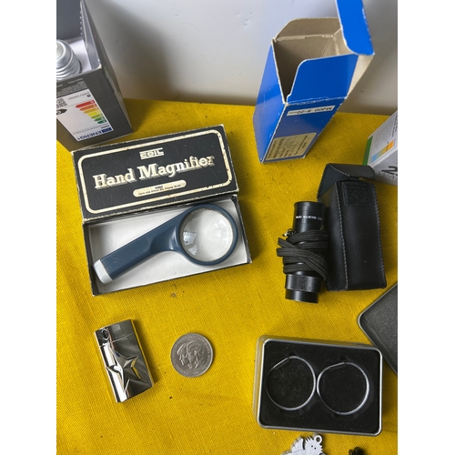 92 - Mixed lot in hand magnifier, Monoscope, light bulbs, angel & devil ornament and more