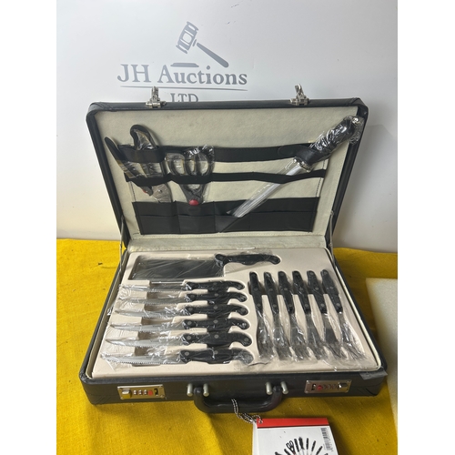 81 - Viners 24 piece knife set with briefcase - looks unused