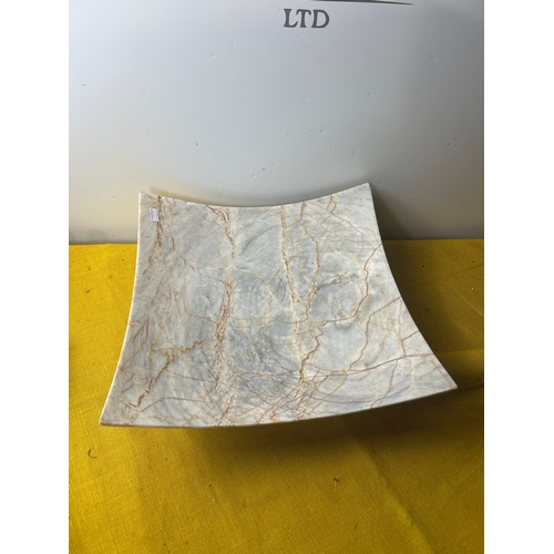 85 - Large marble dish - 35cm wide
