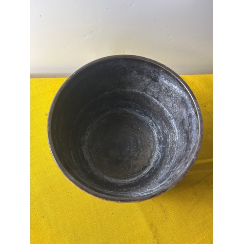 95 - West German 887-22 planter - 22cm diameter