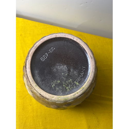 95 - West German 887-22 planter - 22cm diameter