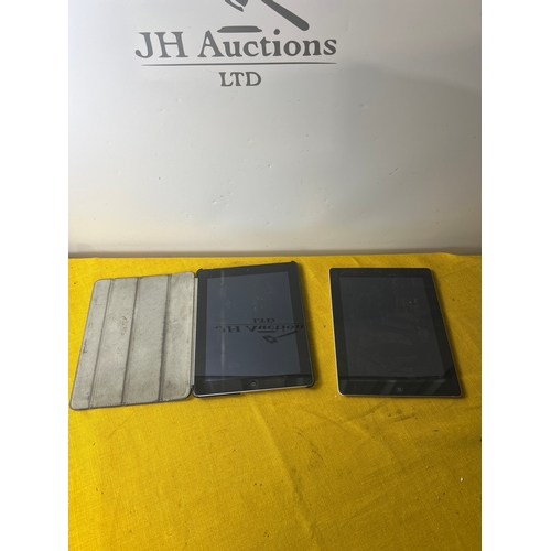100 - Pair of Apple iPads A1395 - reset for use