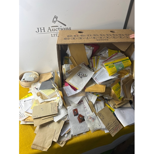 116 - A huge quantity of mainly English stamps - box full of envelopes of stamps