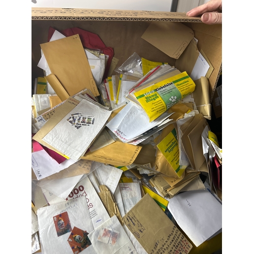 116 - A huge quantity of mainly English stamps - box full of envelopes of stamps