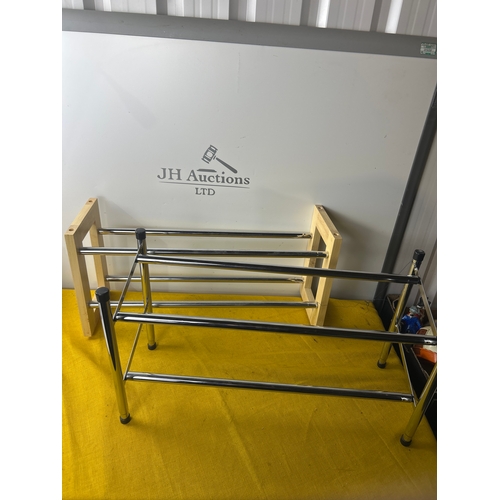 119 - Pair of adjustable shoe racks