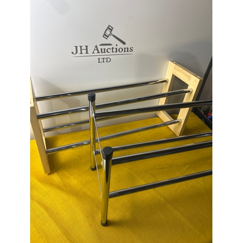 119 - Pair of adjustable shoe racks