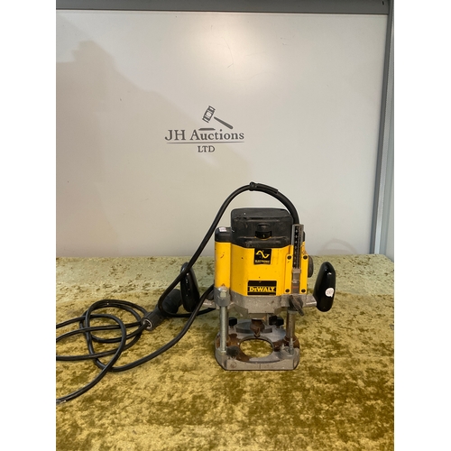 Dewalt Router DW625E