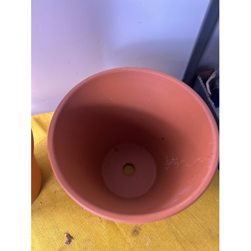 19 - 8x 6” terracotta garden pots in good condition