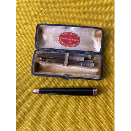 45 - Vintage Ben Wade cigeratte case holder with 9ct 375 ends to both sides