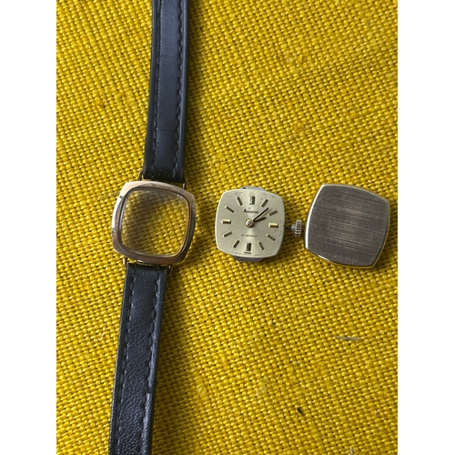 52 - Accurist 21 jewels automatic watch in 9ct 375 case - back weighs 1.4g - working watch