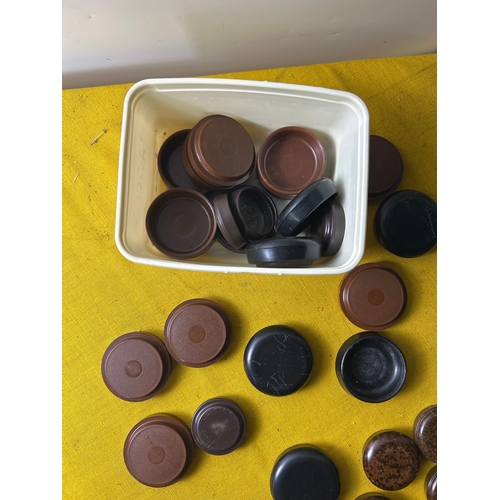 18 - Quantity of Bakelite castor covers