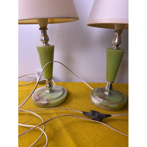 25 - Vintage pair with green onyx style table lamps with shades - 45cm tall
